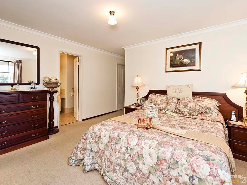 6 Faull Close, Leeming WA 6149