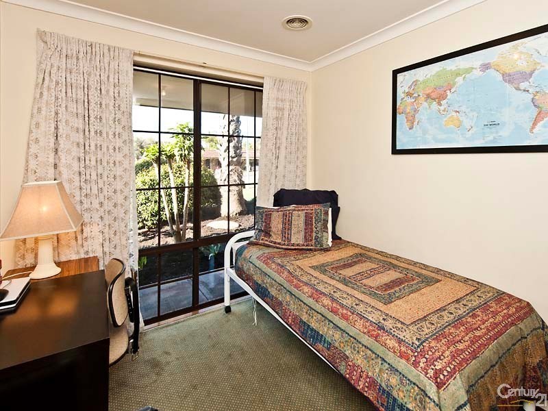 6 Faull Close, Leeming WA 6149