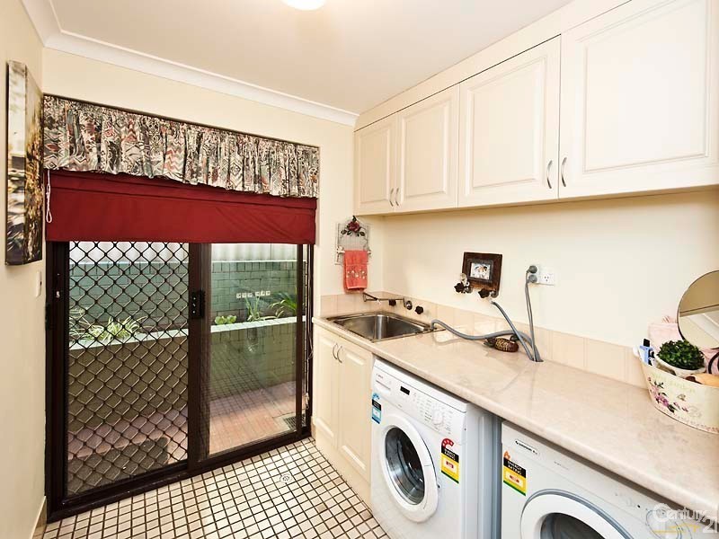 6 Faull Close, Leeming WA 6149