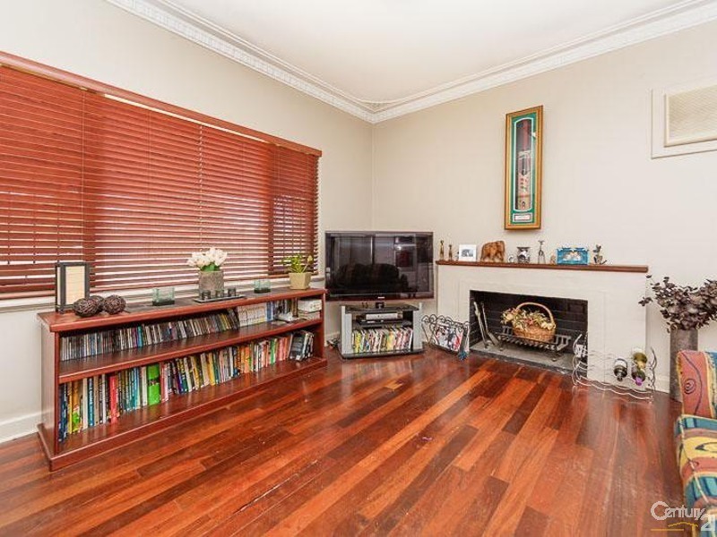 13 Tonbridge Way, Thornlie WA 6108