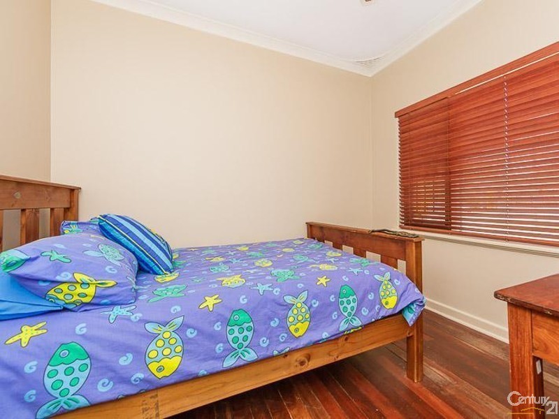 13 Tonbridge Way, Thornlie WA 6108