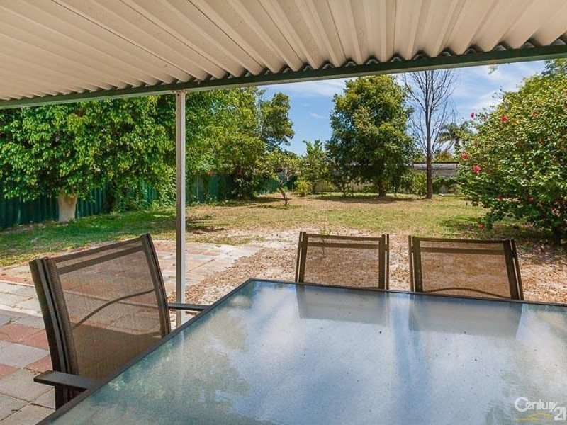 13 Tonbridge Way, Thornlie WA 6108