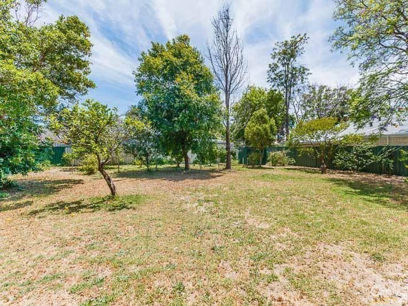 13 Tonbridge Way, Thornlie WA 6108