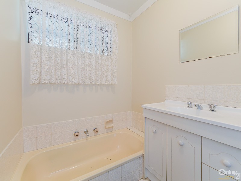 13 Spelhurst Terrace, Thornlie WA 6108