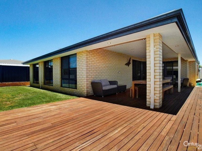 30 Plaistowe Boulevard, Byford WA 6122