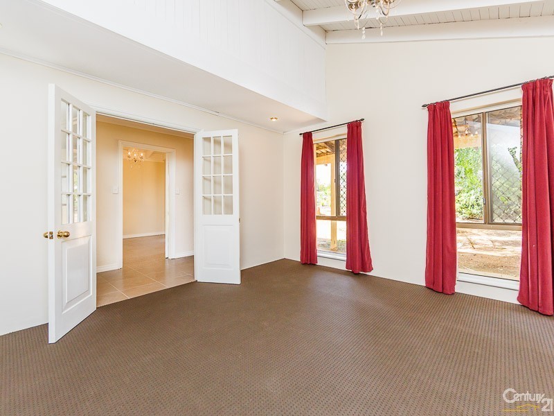 47 Sutherland Drive, Thornlie WA 6108