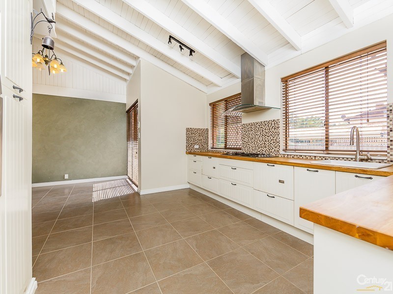 47 Sutherland Drive, Thornlie WA 6108
