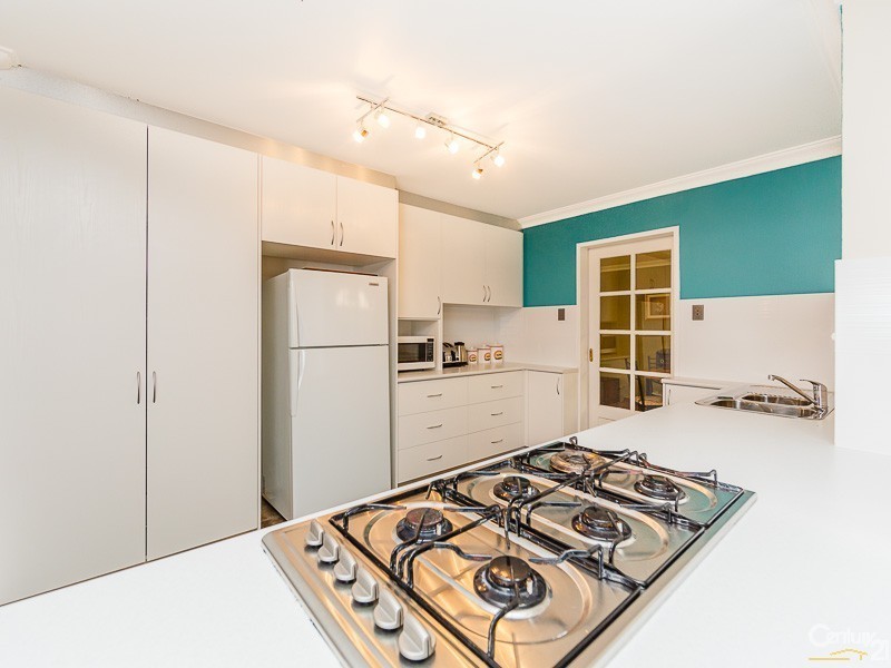 17 Calliandra Place, Roleystone WA 6111