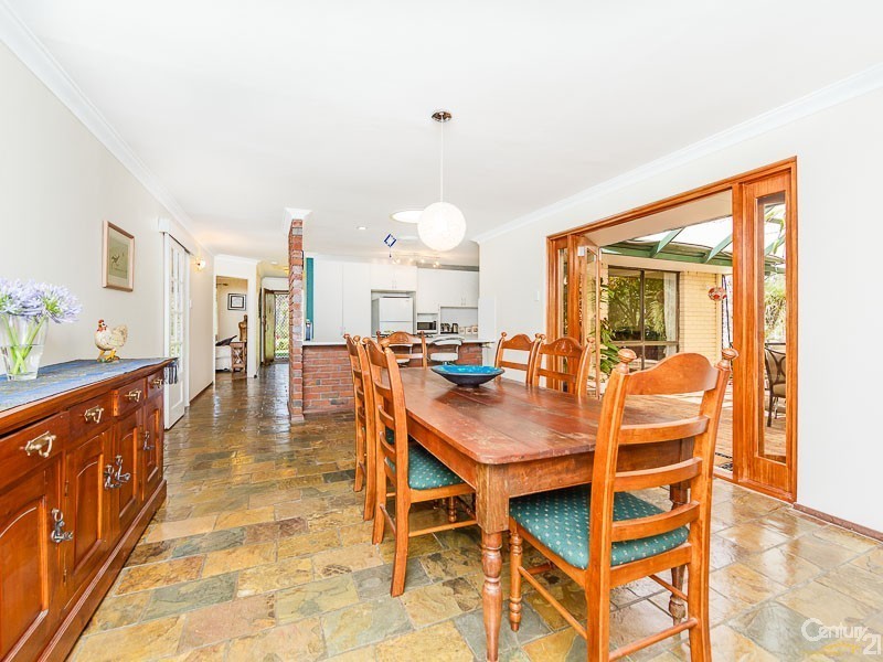 17 Calliandra Place, Roleystone WA 6111