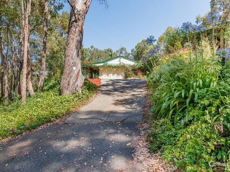 17 Calliandra Place, Roleystone WA 6111