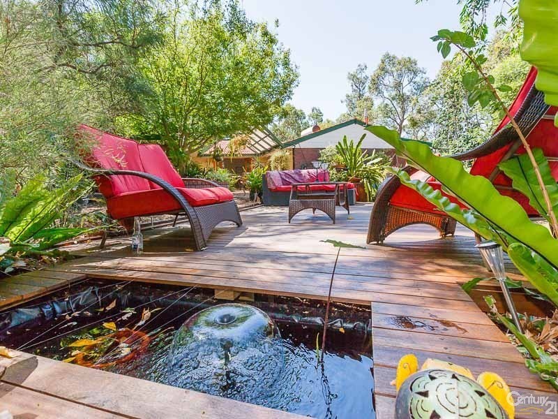 17 Calliandra Place, Roleystone WA 6111