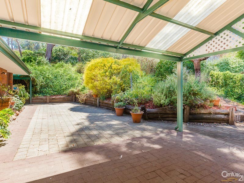 17 Calliandra Place, Roleystone WA 6111