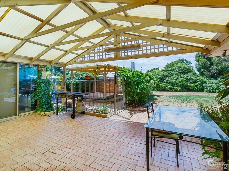 8 Dene Court, Gosnells WA 6110