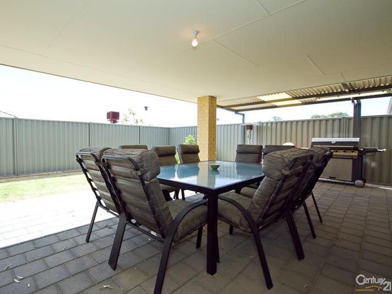 6 Hoffman Way, Byford WA 6122