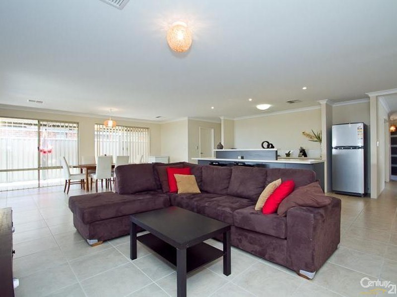 6 Hoffman Way, Byford WA 6122