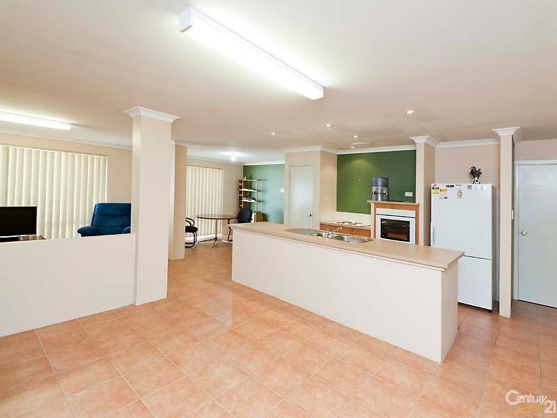 24 Nunney Road, Orelia WA 6167