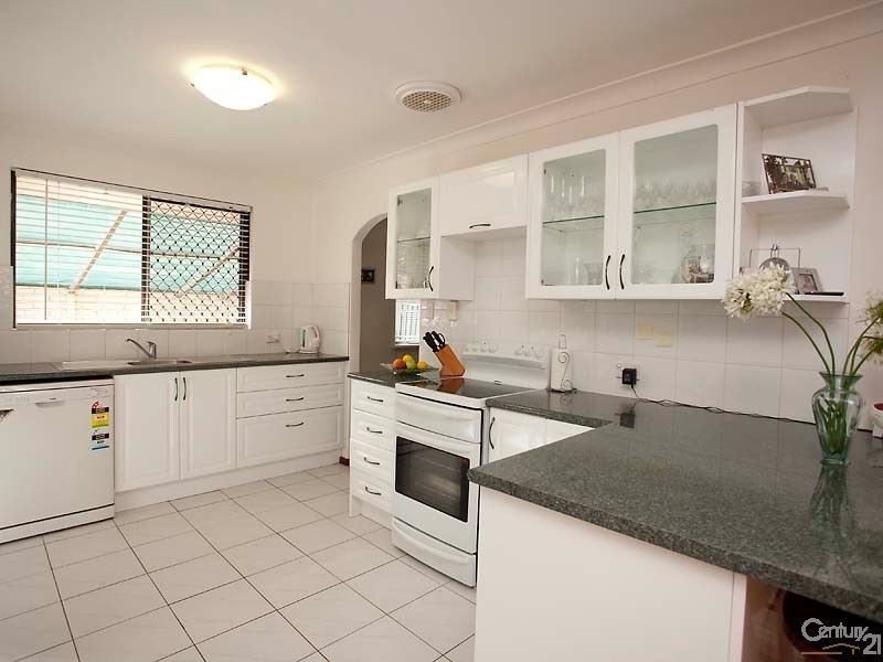 90 Regency Drive, Thornlie WA 6108