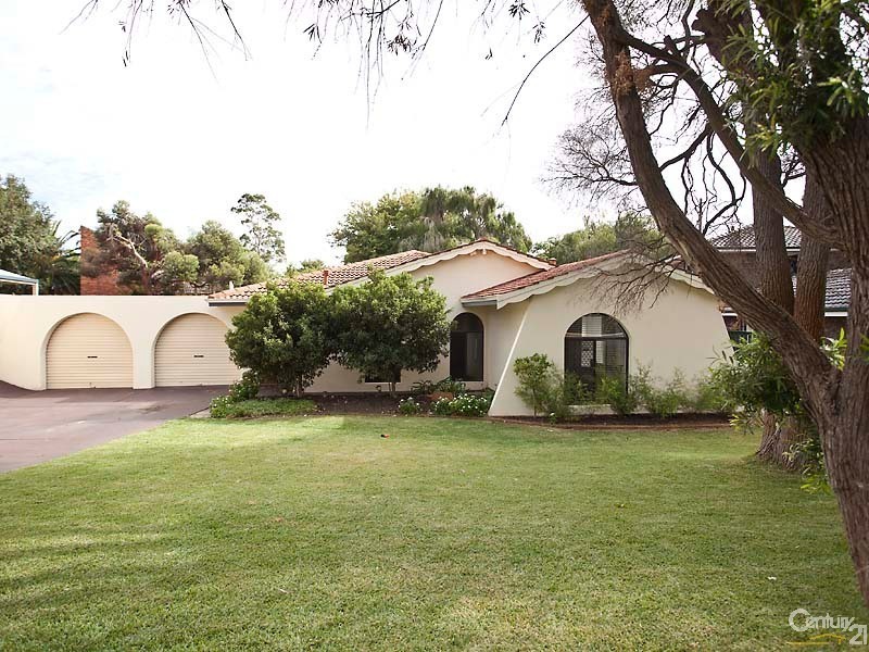 90 Regency Drive, Thornlie WA 6108