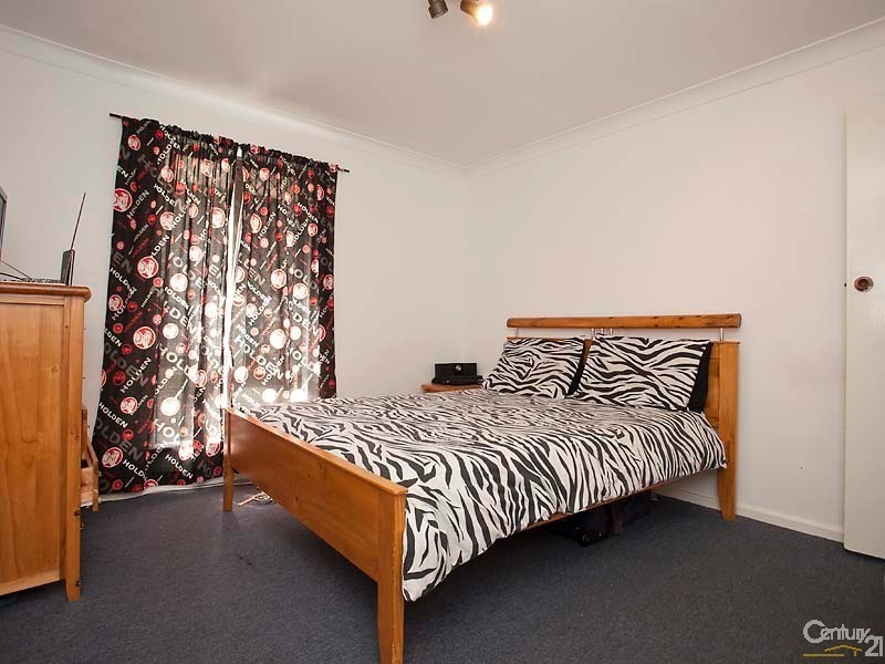90 Regency Drive, Thornlie WA 6108