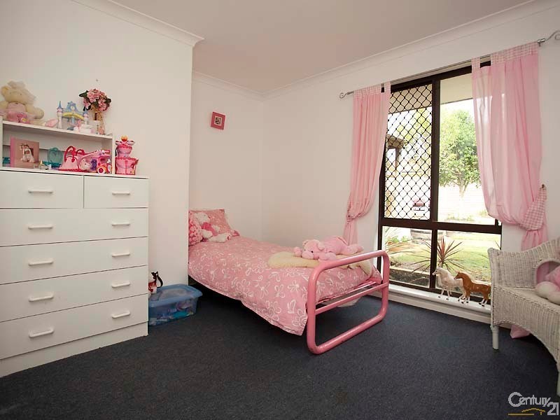 90 Regency Drive, Thornlie WA 6108