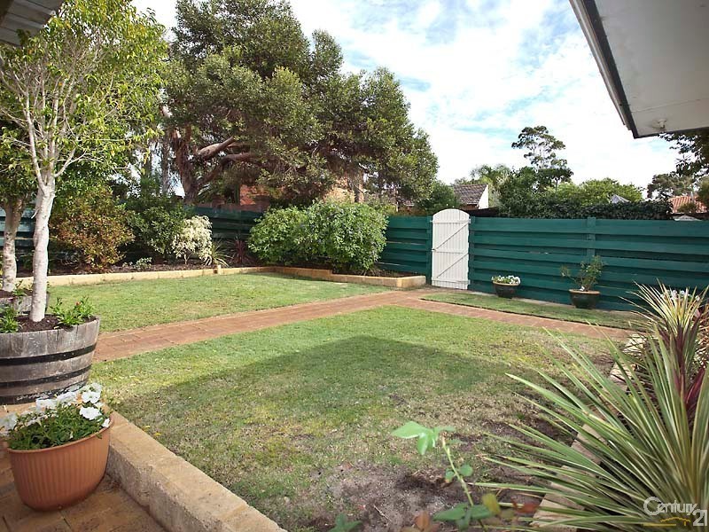 90 Regency Drive, Thornlie WA 6108