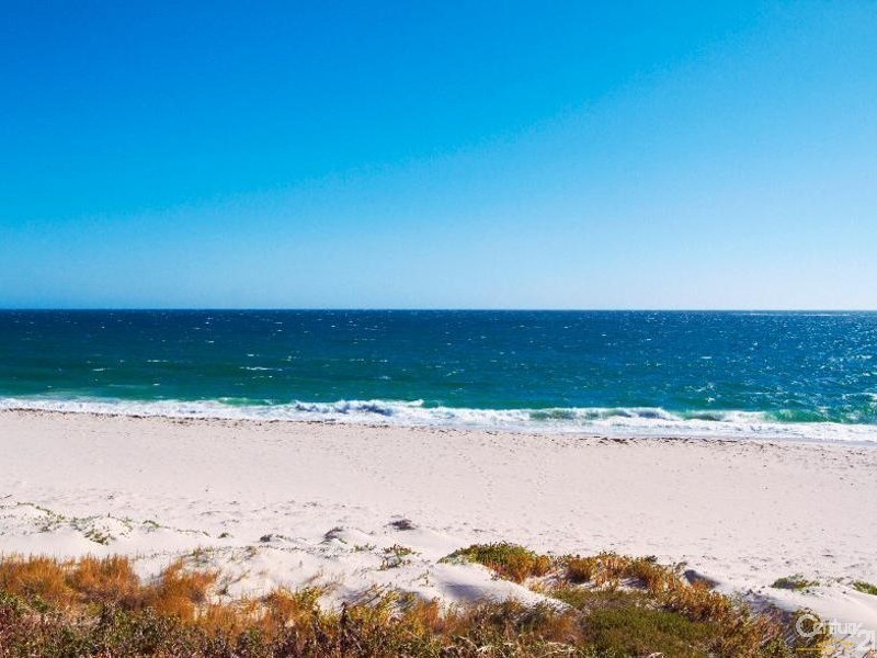 32 Ocean Drive, Quinns Rocks WA 6030