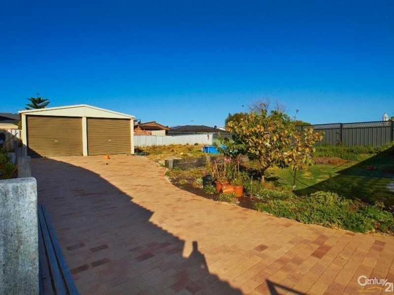 32 Ocean Drive, Quinns Rocks WA 6030