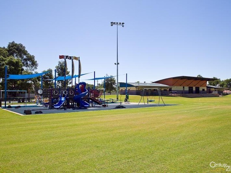 17 Connell Avenue, Kelmscott WA 6111