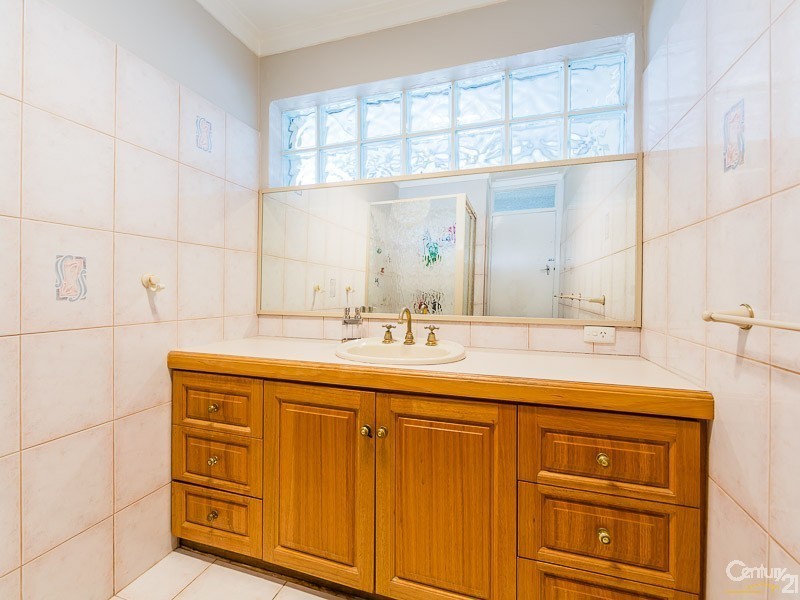 27 Cranwell Street, Thornlie WA 6108