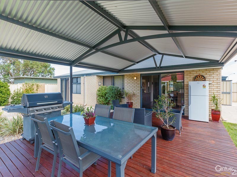 23 St John Road, Wattle Grove WA 6107