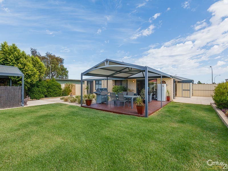 23 St John Road, Wattle Grove WA 6107