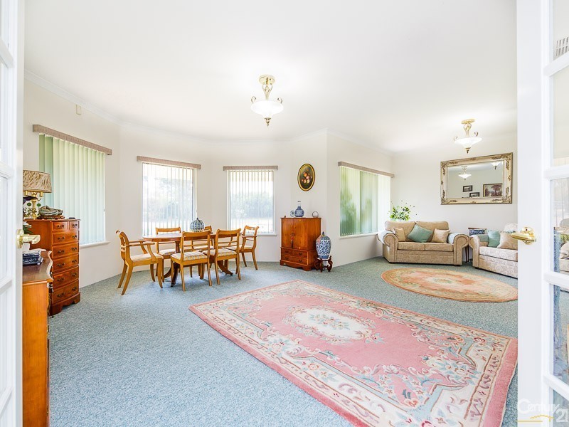 10 Bruns Drive, Darling Downs WA 6122