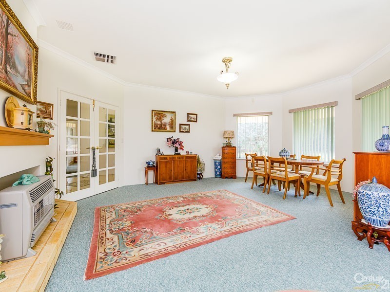 10 Bruns Drive, Darling Downs WA 6122