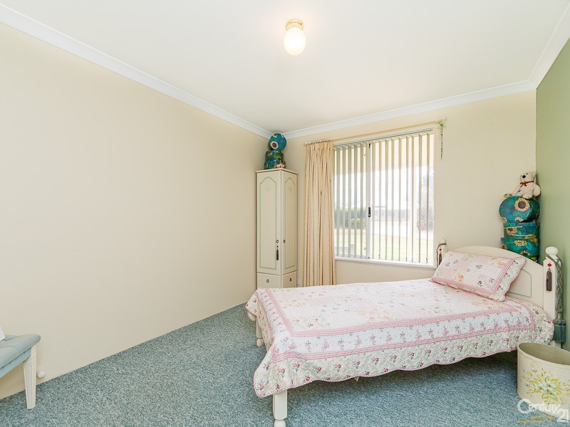 10 Bruns Drive, Darling Downs WA 6122