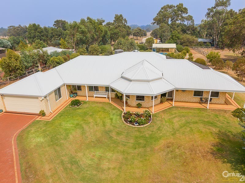 10 Bruns Drive, Darling Downs WA 6122