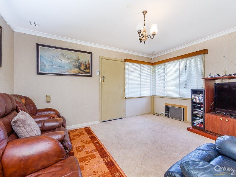 17 Devereux Street, Armadale WA 6112