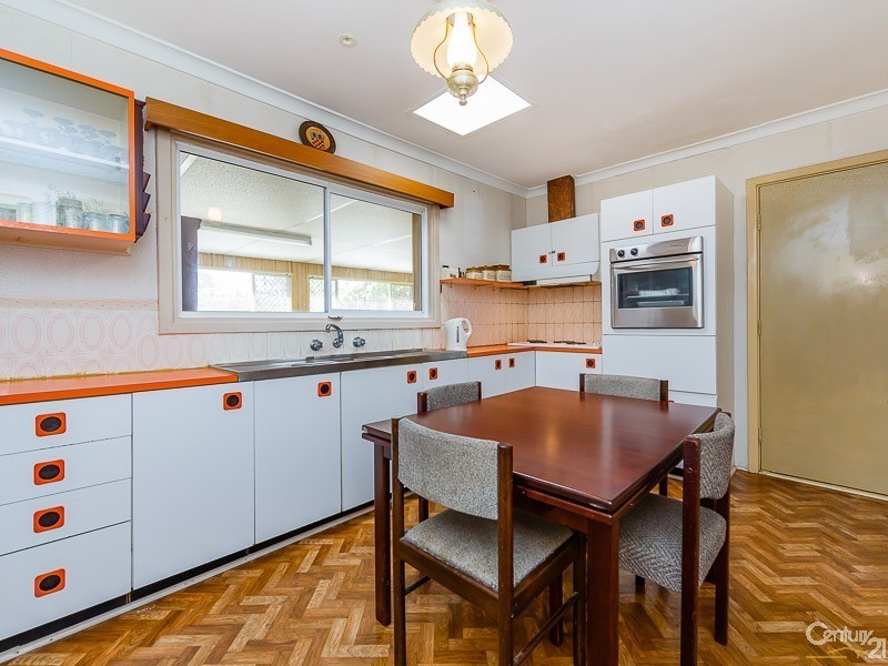 17 Devereux Street, Armadale WA 6112