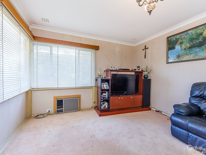 17 Devereux Street, Armadale WA 6112