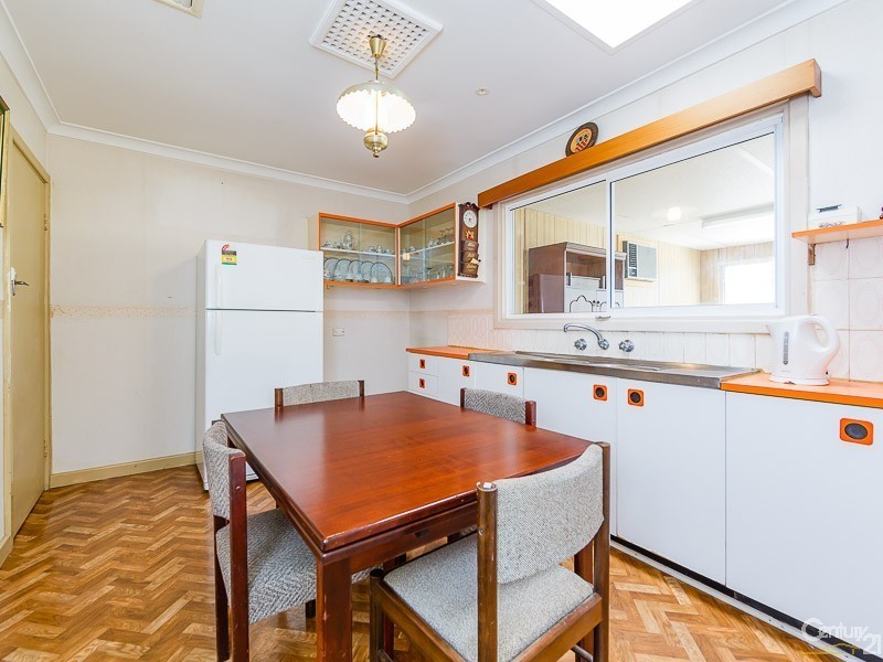 17 Devereux Street, Armadale WA 6112