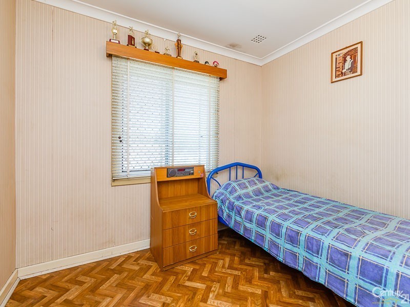 17 Devereux Street, Armadale WA 6112