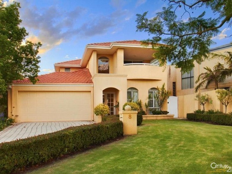 8 Crest Avenue, Mount Pleasant WA 6153