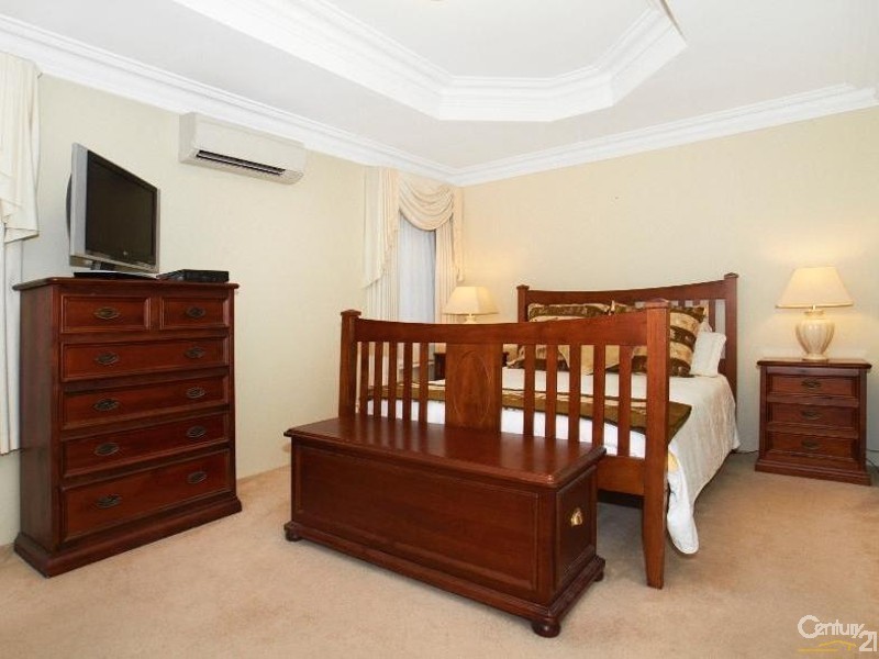 8 Crest Avenue, Mount Pleasant WA 6153