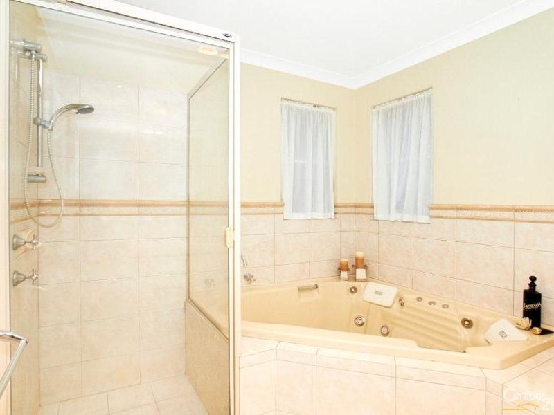 8 Crest Avenue, Mount Pleasant WA 6153
