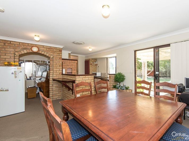 81 Grenadier Drive, Thornlie WA 6108