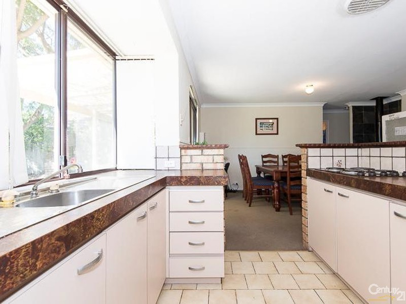 81 Grenadier Drive, Thornlie WA 6108