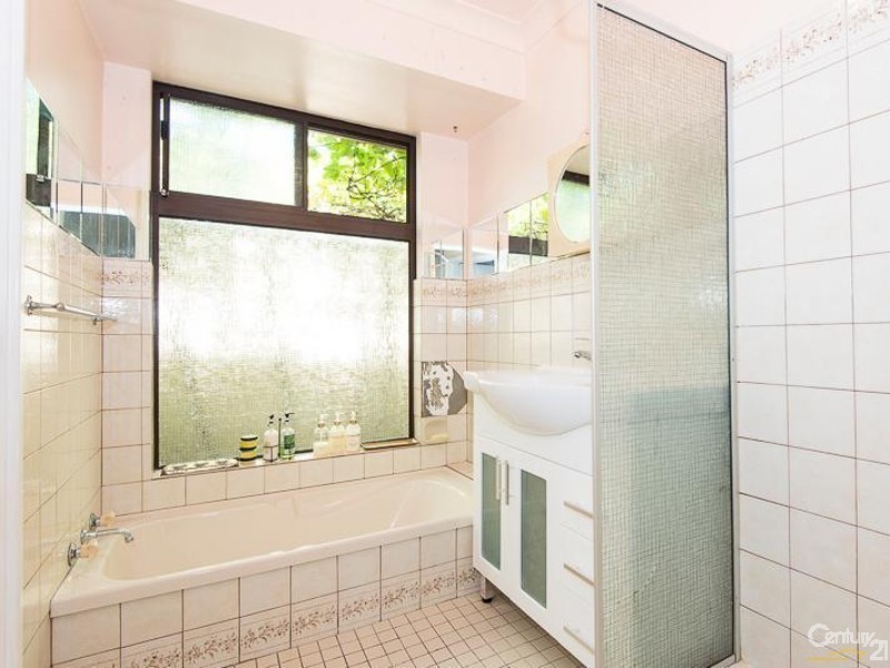 81 Grenadier Drive, Thornlie WA 6108