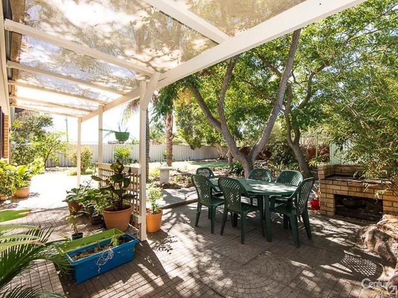 81 Grenadier Drive, Thornlie WA 6108