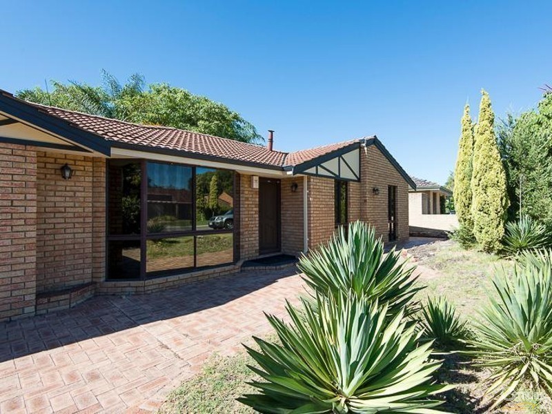 81 Grenadier Drive, Thornlie WA 6108