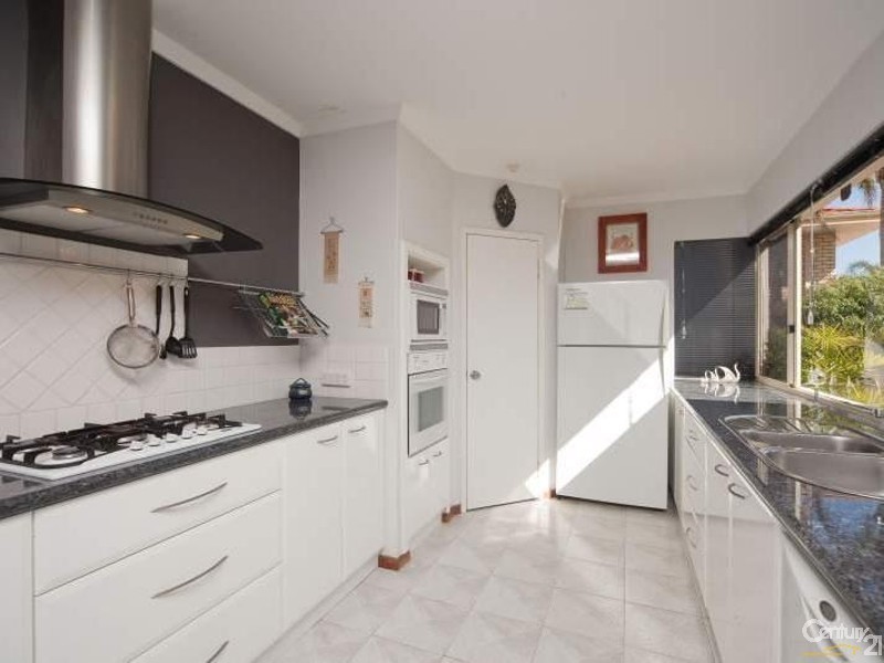 33 Parakeet Way, Coogee WA 6166
