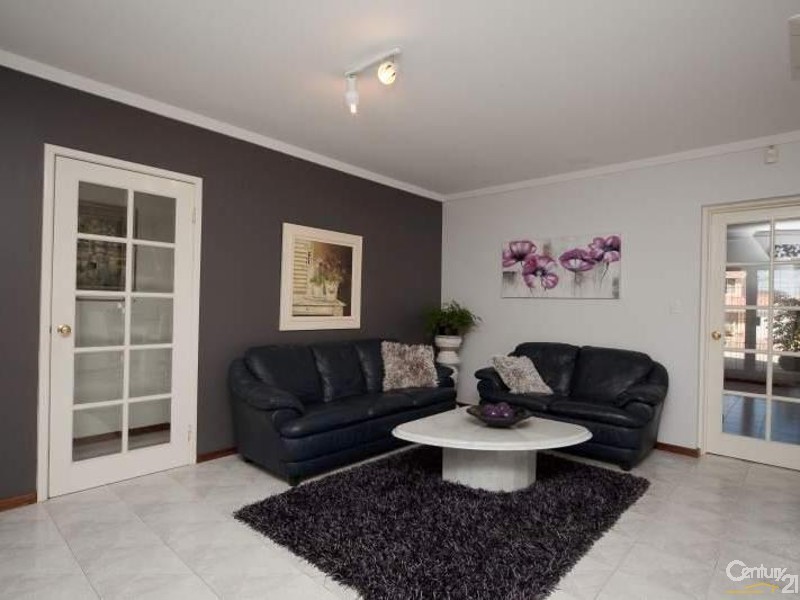 33 Parakeet Way, Coogee WA 6166